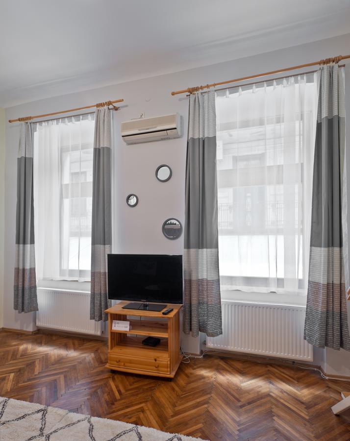 Capital Center Apartments Uelloi Budapest Exteriör bild